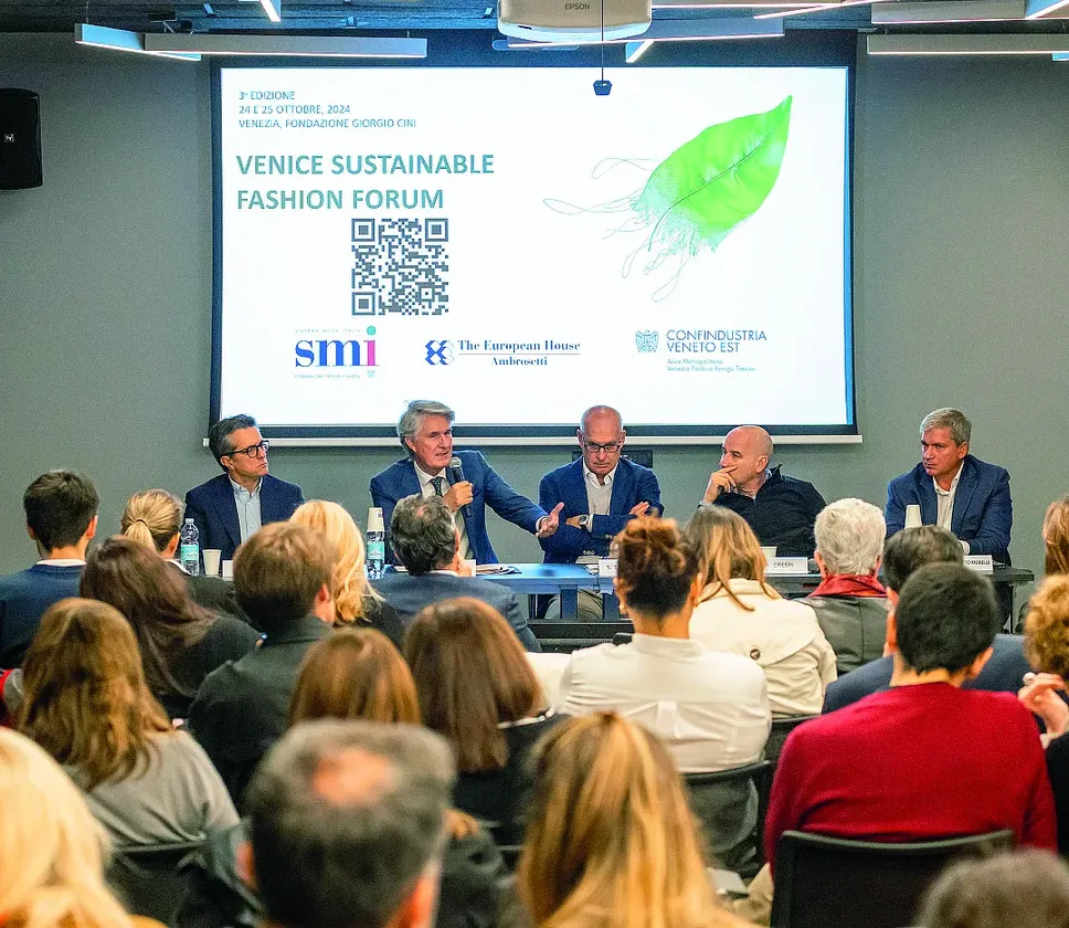 La presentazione del Venice Sustainable Fashion Forum nella sede di Sistema Moda Italia La presentazione del Venice Sustainable Fashion Forum nella sede di Sistema Moda Italia
