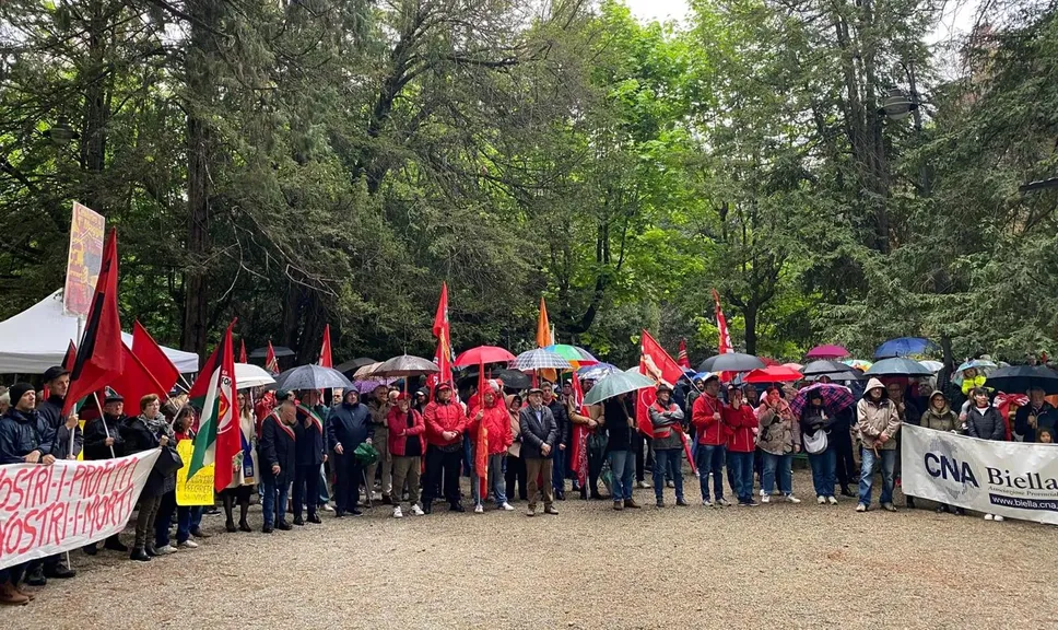 La manifestazione del I Maggio ai giardini Zumaglini La manifestazione del I Maggio ai giardini Zumaglini