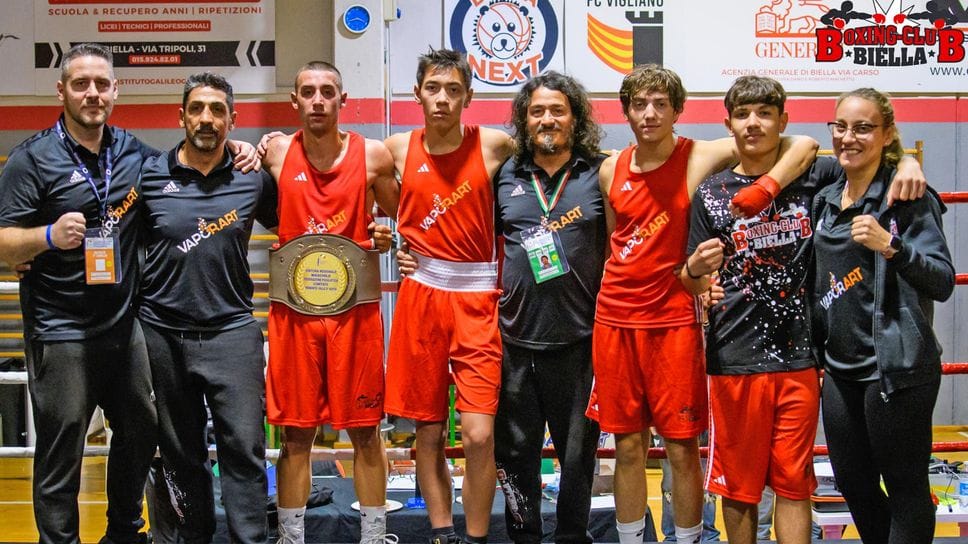 Atleti e staff della Boxing Club Biella alla riunione pugilistica organizzata a Vigliano Biellese Atleti e staff della Boxing Club Biella alla riunione pugilistica organizzata a Vigliano Biellese