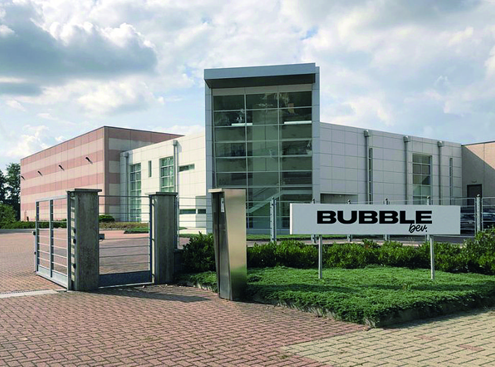 Il nuovo e avanguardistico stabilimento di Lessona realizzato con un investimento di 10 milioni di euro Il nuovo e avanguardistico stabilimento di Lessona realizzato con un investimento di 10 milioni di euro