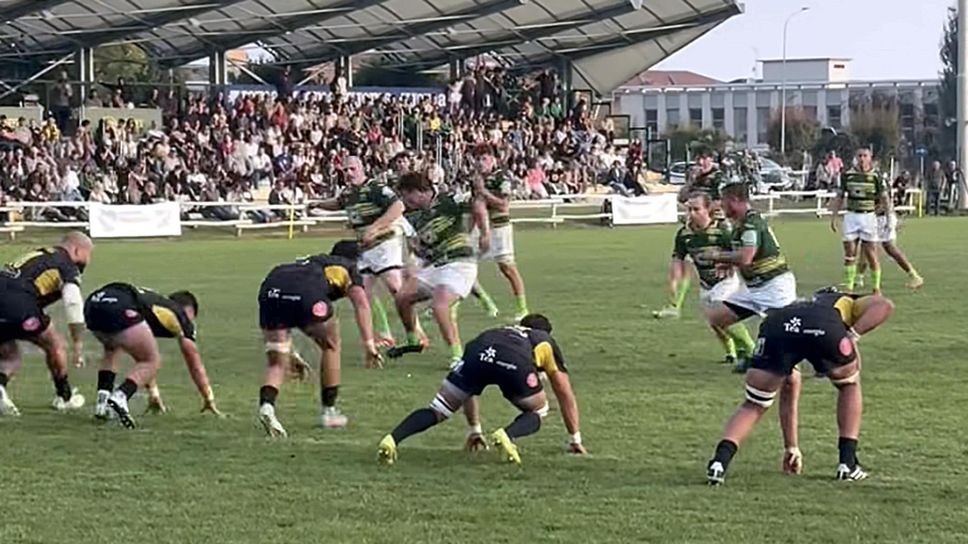 Tribuna gremita per il Biella Rugby: in 800 almeno alla Cittadella del Rugby di Biella Tribuna gremita per il Biella Rugby: in 800 almeno alla Cittadella del Rugby di Biella