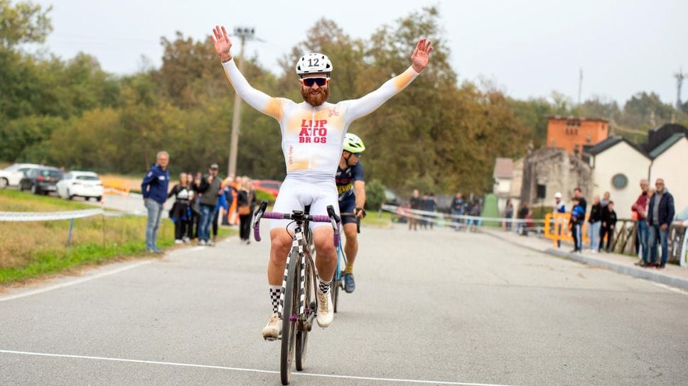 Denny Lupato, vincitore della gara Elite/Under 23 (fotoservizio Gabriele Pronesti) Denny Lupato, vincitore della gara Elite/Under 23 (fotoservizio Gabriele Pronesti)