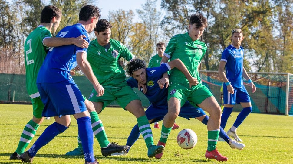 Un’immagine del derby di domenica tra Fcrv e Città di Cossato Un’immagine del derby di domenica tra Fcrv e Città di Cossato