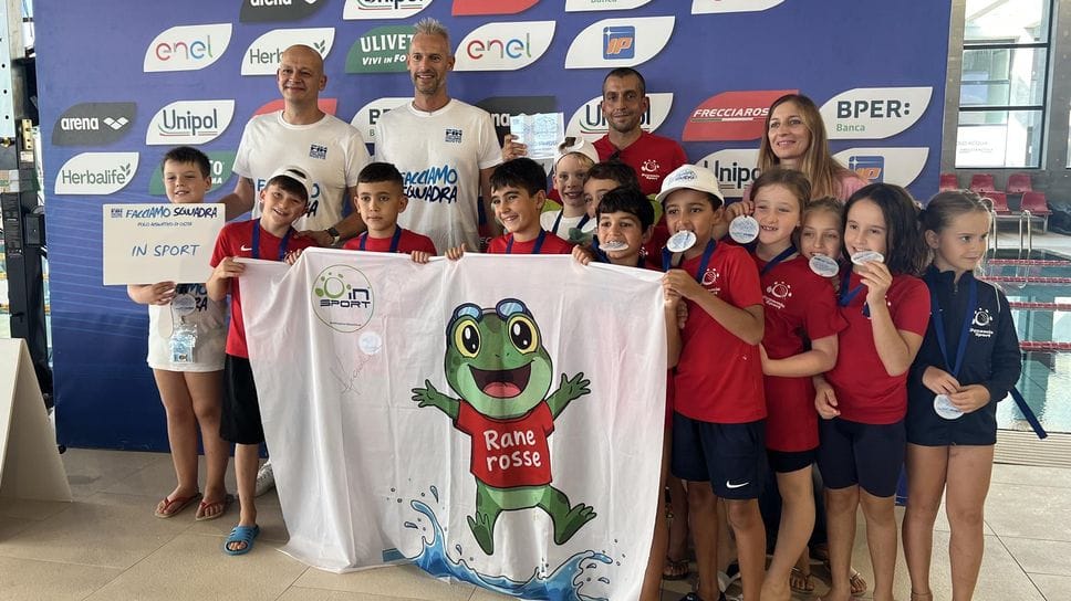 Il gruppo di In Sport Rane Rosse a Roma insieme a Fioravanti e Beccari