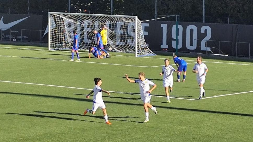 La corsa vincente di Matteo Romano dopo una delle quattro reti siglate allo stadio 53° Fanteria