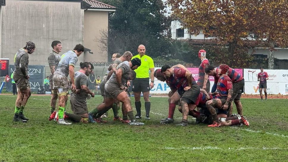 Un momento del match tra Parabiago e Biella Rugby (foto Rugby Parabiago)
