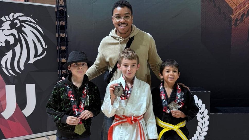 L’istruttore Kleiton Pereira con Geremia Biolcati Rinaldi, Xavier Francesco Chiale e Leonardo Aresi