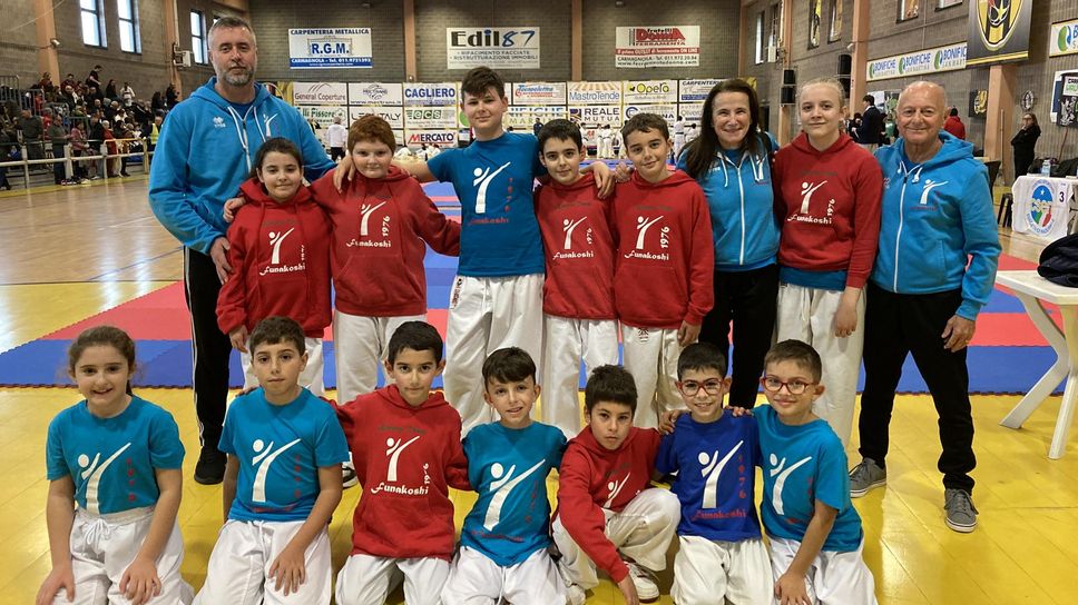 Atleti e tecnici della palestra Funakoshi Candelo 1976