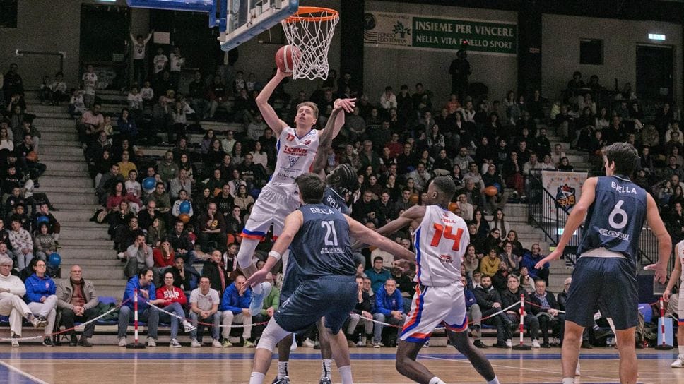 Un’immagine di uno dei derby giocati nella passata stagione