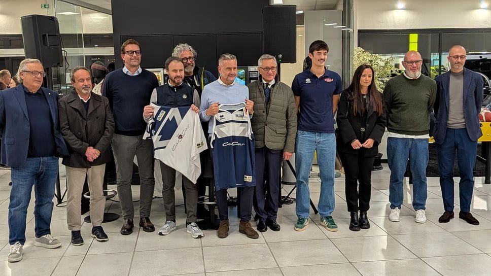 La foto con gli sponsor della stagione 2025/2026