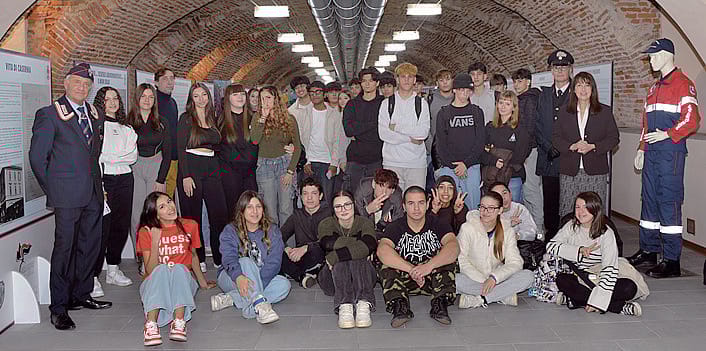 Una classe del Bona in visita alla mostra