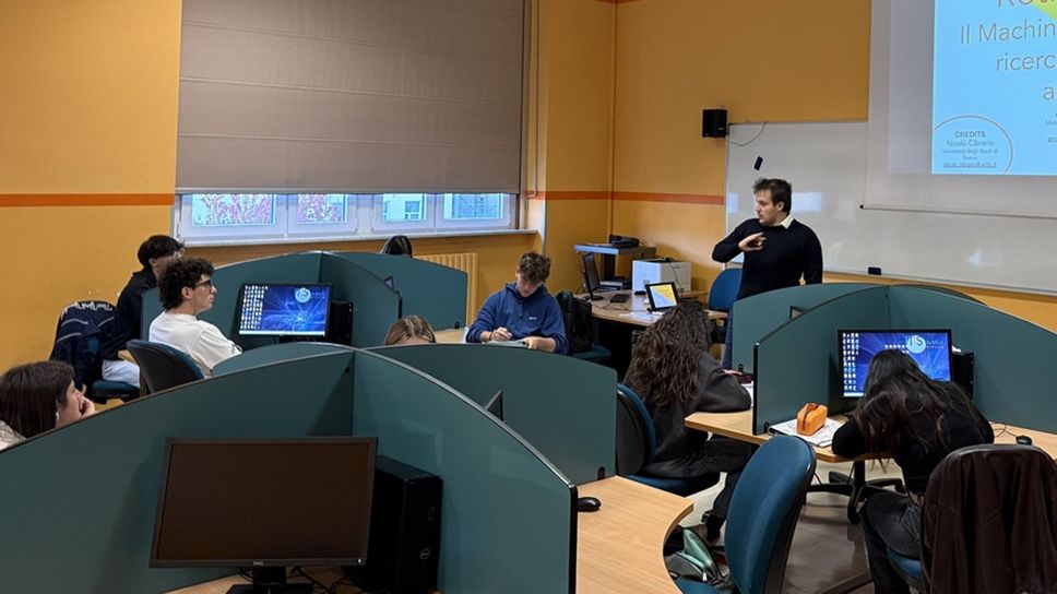 Un momento della lezione di  Andrea Frassà