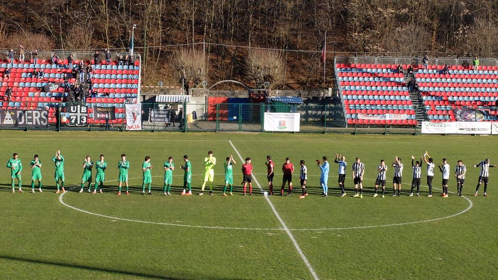 Le squadre in campo a Gozzano