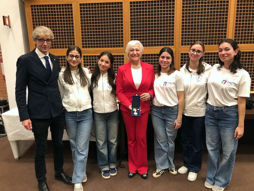 La consegna della palma di bronzo a Donatella Eterno