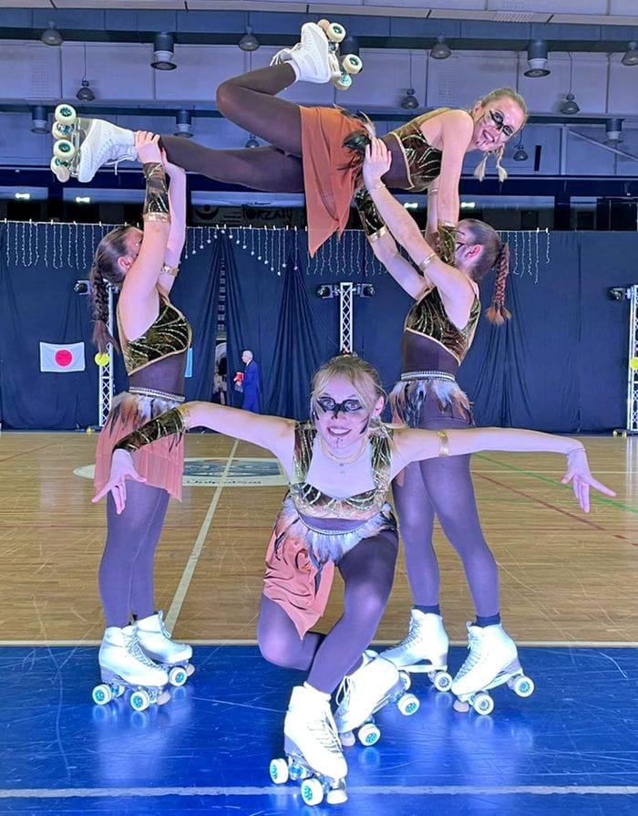 Un momento dell’esibizione della “kaya”