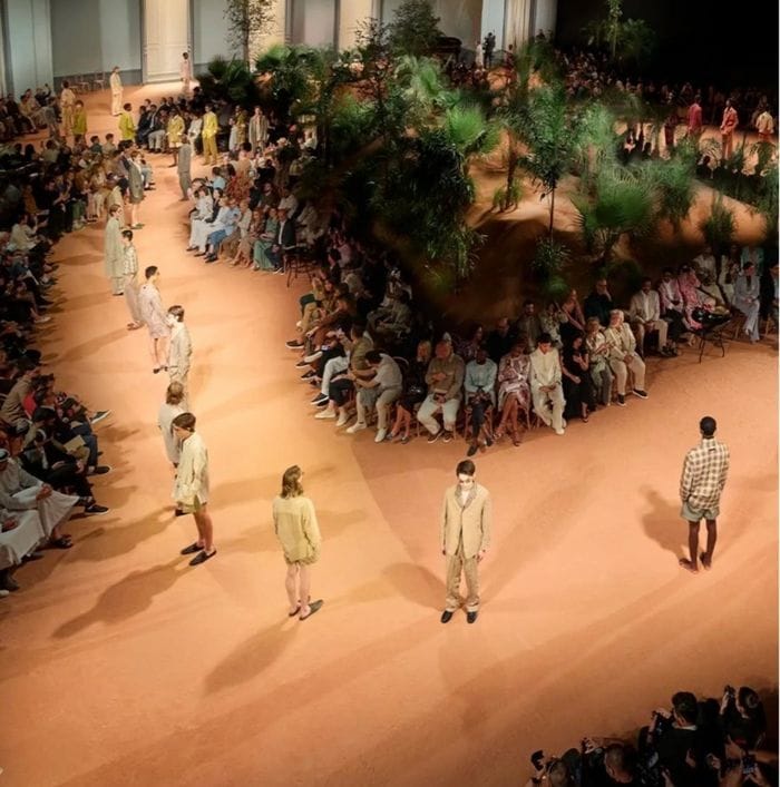 L’ultima presentazione della collezione Zegna a Dubai, con l’Oasi ricreata