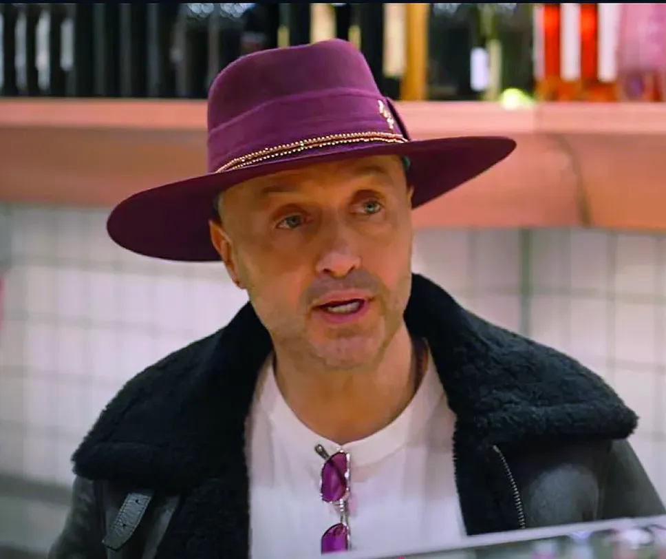 Joe Bastianich in Foodish con uno dei cappelli personalizzati che ha realizzato per lui il Cappellificio Cervo Joe Bastianich in Foodish con uno dei cappelli personalizzati che ha realizzato per lui il Cappellificio Cervo
