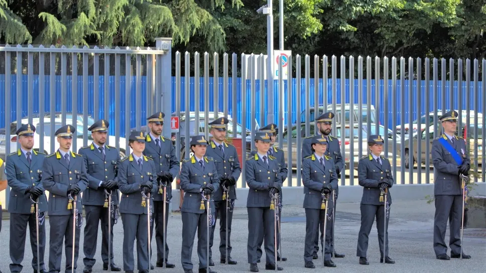 Un gruippo di finanzieri nel giorno della Festa del Corpo un mese fa