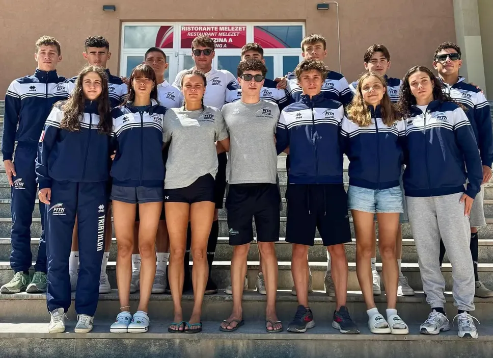 Costanza Antoniotti con gli altri atleti del Progetto Sviluppo Giovani della federazione italiana Triathlon