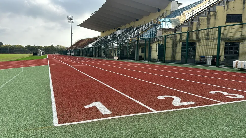 La pista dello Stadio La Marmora-Pozzo di Biella La pista dello Stadio La Marmora-Pozzo di Biella