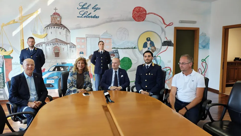 Il tavolo di presentazione dell’iniziativa in Questura Il tavolo di presentazione dell’iniziativa in Questura