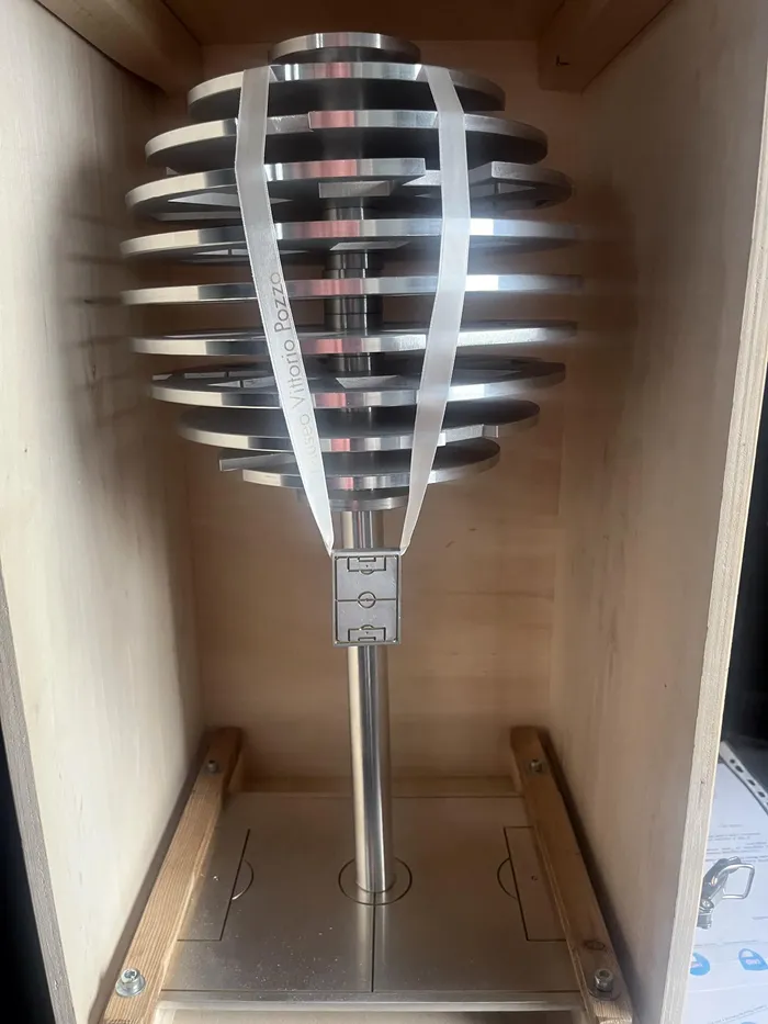Il trofeo realizzato da Paolo Barichello per il torneo Museo Vittorio Pozzo