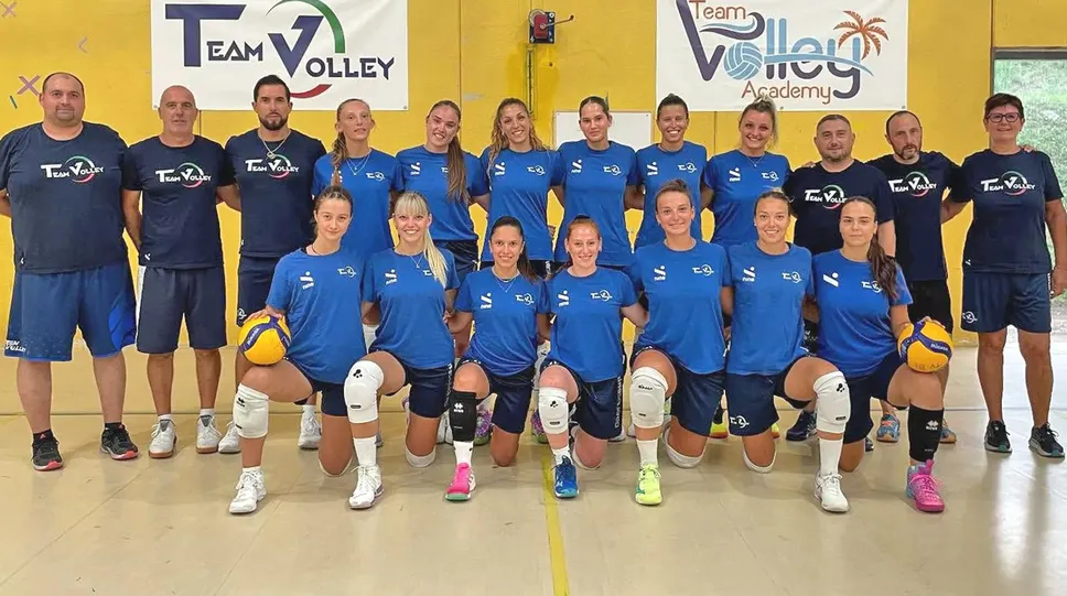 Atlete, tecnici e dirigenti del TeamVolley Lessona Atlete, tecnici e dirigenti del TeamVolley Lessona