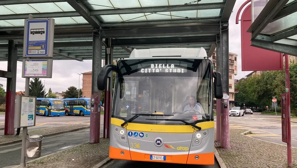 Il nuovo bus prima della partenza