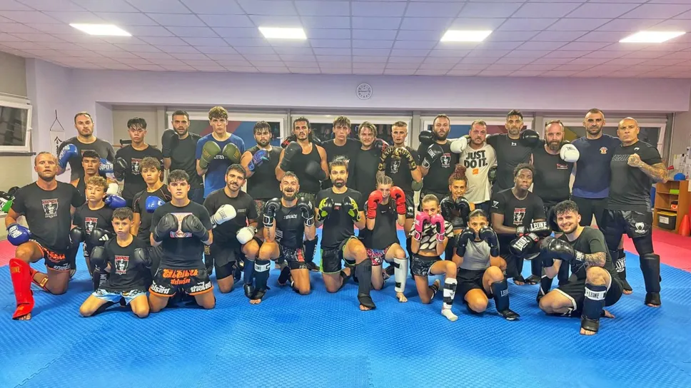 Foto di gruppo al primo allenamento