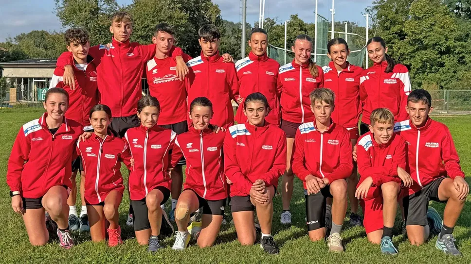 Il gruppone di atleti e atlete della Stronese Cadetti/e e Ragazzi/e