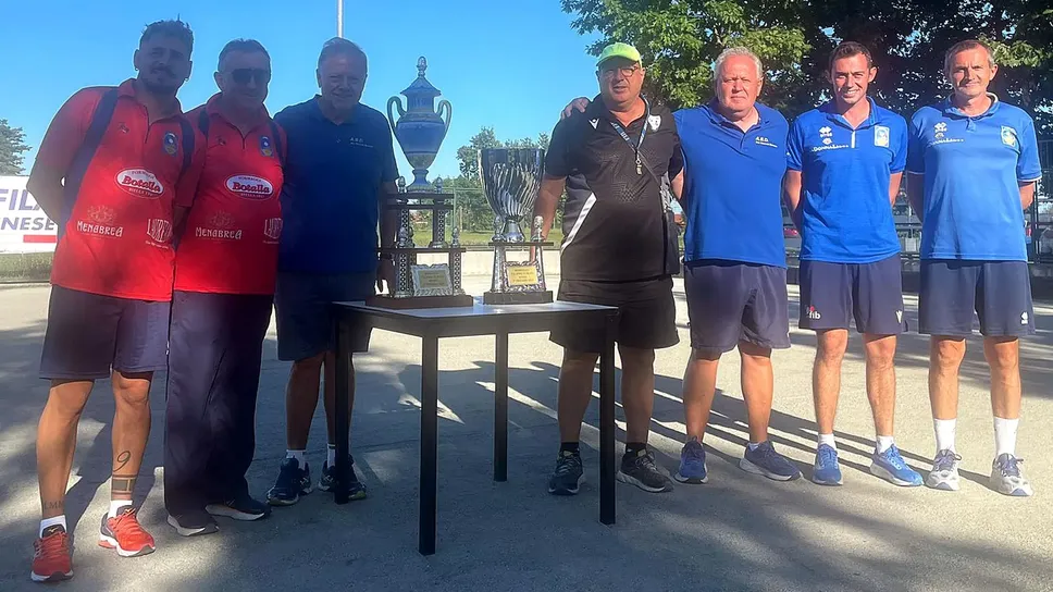 I finalisti del memorial Turati con papà Paolo Turati, l’arbitro ed Eugenio Allorio presidente San Secondo I finalisti del memorial Turati con papà Paolo Turati, l’arbitro ed Eugenio Allorio presidente San Secondo