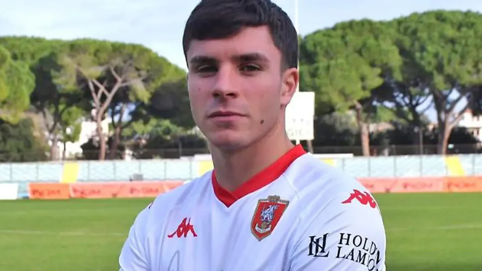 Alessandro Romairone con la maglia del Grosseto Alessandro Romairone con la maglia del Grosseto