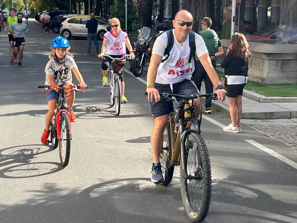 Alcuni partecipanti in bici
