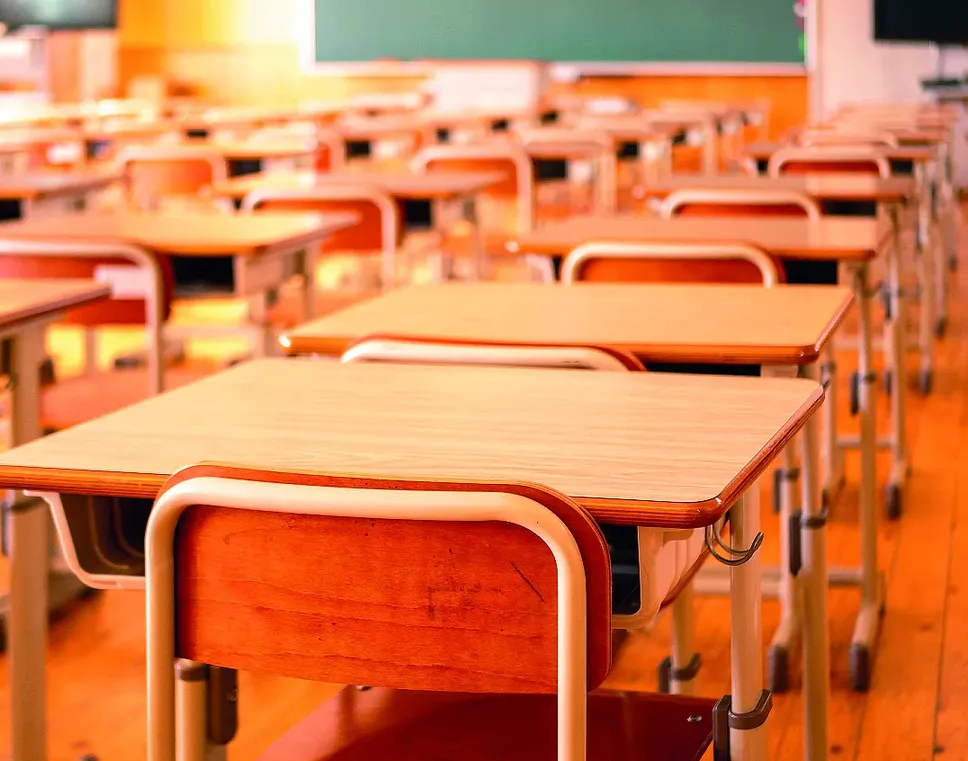 Domani torneranno a riempirsi le aule di scuola Domani torneranno a riempirsi le aule di scuola