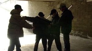 Minacce, violenza e aggressioni contro un compagno di classe e in un condominio di Biella