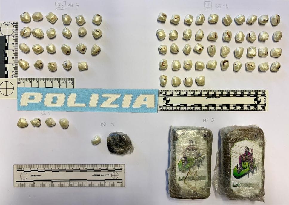 Prende a calci e pugni un agente a Biella: arrestato