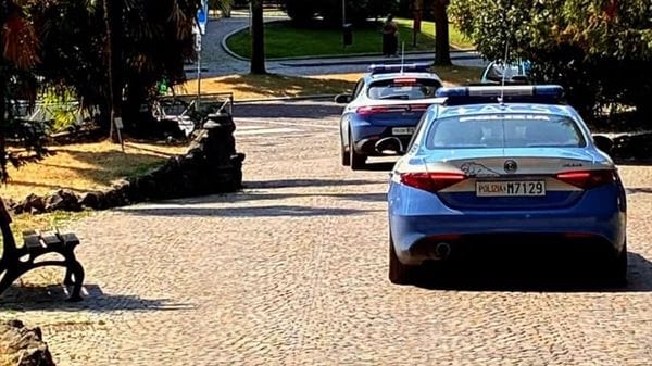 Prende a calci e pugni un agente a Biella: arrestato