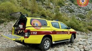 Uomo di 72 anni si rompe una gamba nei boschi: recuperato dal soccorso alpino