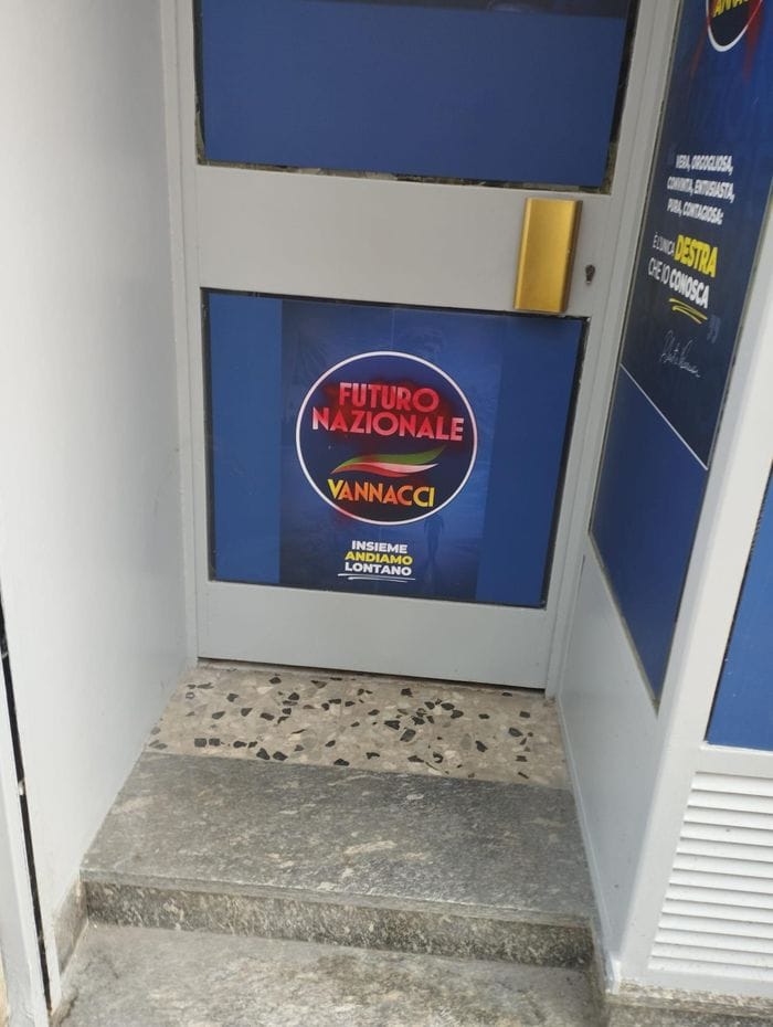 Vandalizzata la sede di Biella di Futuro Nazionale