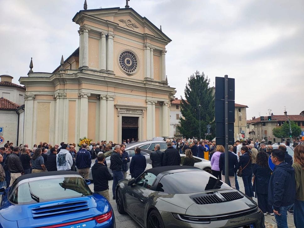 Centinaia di persone per l’addio a Denis Trabbia