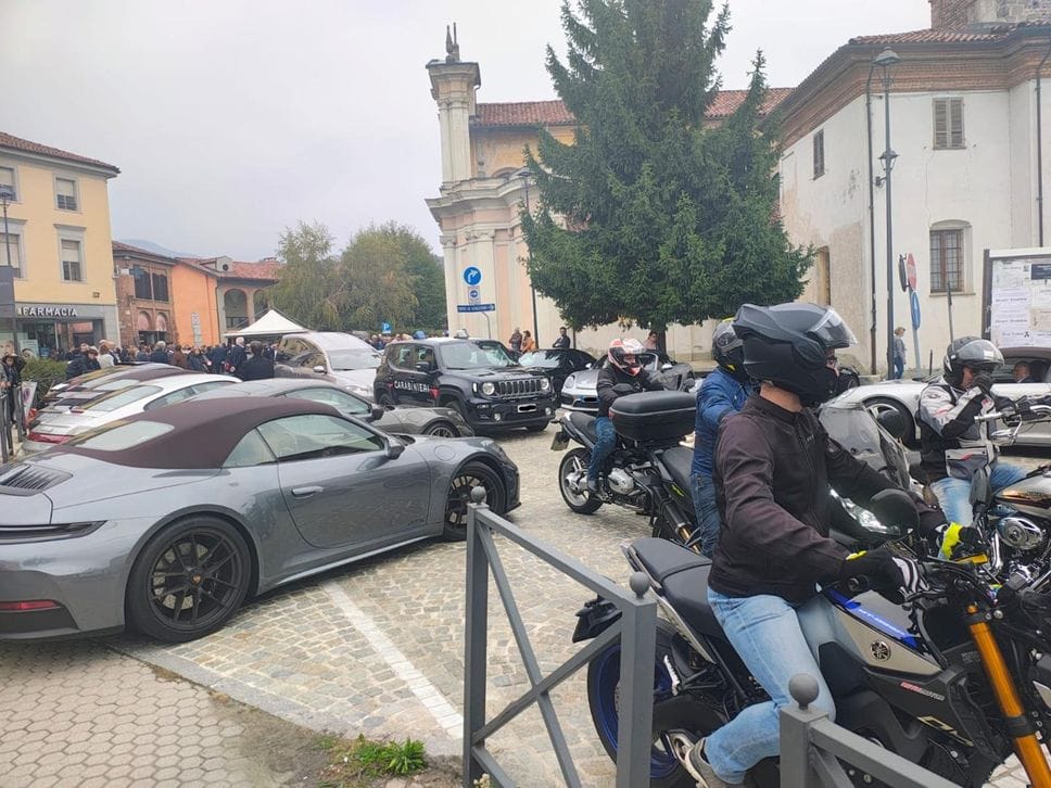 Centinaia di persone per l’addio a Denis Trabbia