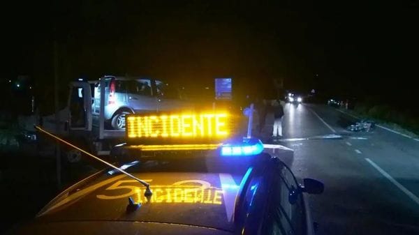 Auto si ribalta tra Santhià e Cavaglià: ferite da codice giallo