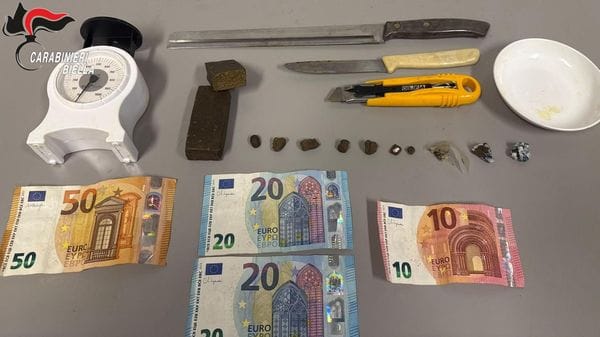 Un 22enne arrestato per spaccio ai giardini