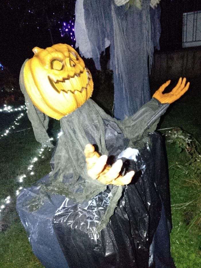 Effetto Halloween, un giardino spettacolare a Castelletto Cervo. Fotogallery