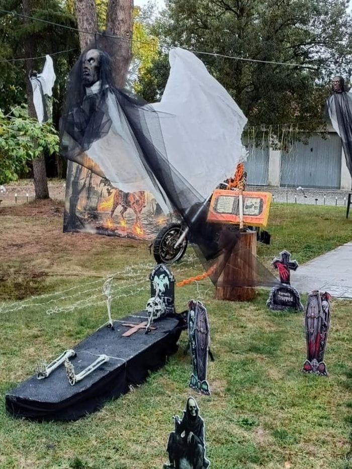 Effetto Halloween, un giardino spettacolare a Castelletto Cervo. Fotogallery