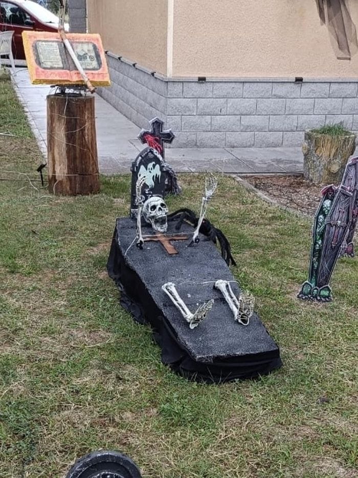 Effetto Halloween, un giardino spettacolare a Castelletto Cervo. Fotogallery