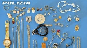 Truffe agli anziani e furti nei supermercati: tre arresti della polizia