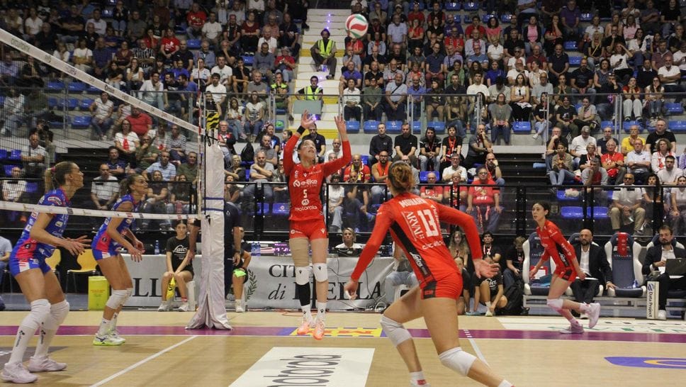 Uyba sfiora l’impresa davanti a 1.700 tifosi