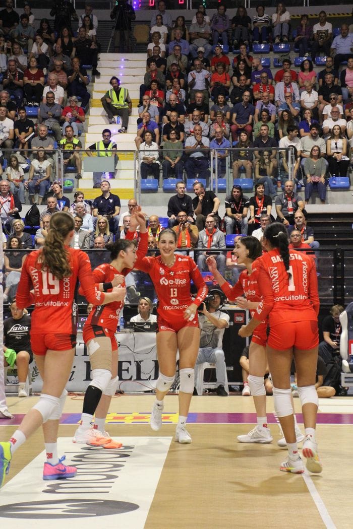 Uyba sfiora l’impresa davanti a 1.700 tifosi