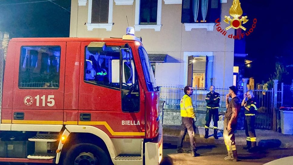 Incendio in una casa, una persona intossicata